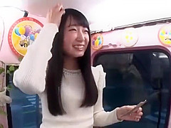 初めての感覚に目覚める…純粋な身体が大人の世界へ導かれる時車内で繰り広げられる大学生