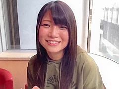 スレンダー美女とベッドイン！美尻女子大生がフェラから騎乗位でハメ撮りSEX