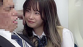 電車で向かい合ったおじさんを挑発した女子高生が理性を狂わせる！スレンダー美人が痴女プレイで痴漢を誘い込んでしまう