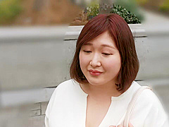 ドMカップ爆乳おデブ妻がスパンキングと乳圧パイズリでハメ撮りを展開